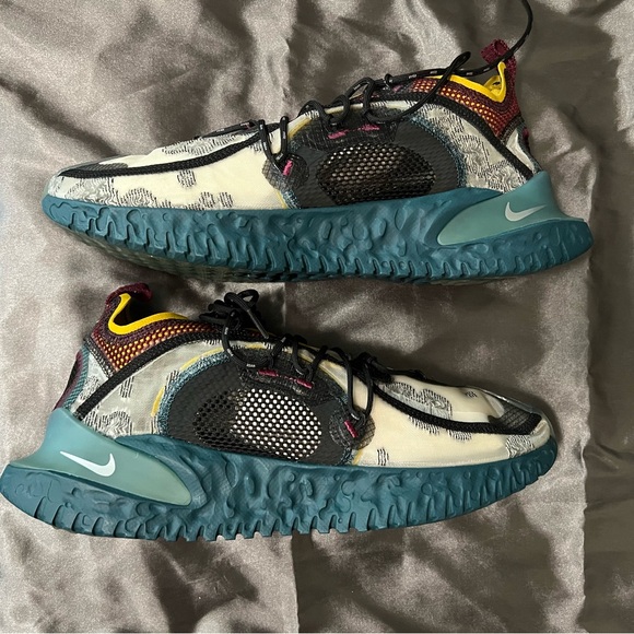 Nike Kids Multicolor Athletic Shoes